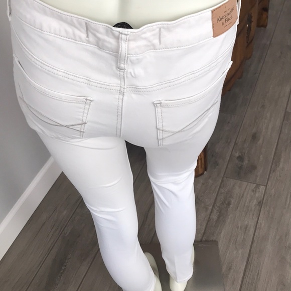 Abercrombie and Fitch Skinny pants. - Picture 4 of 8